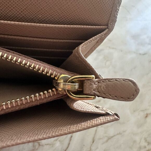 Prada Bi-Color Metal Saffiano Continental long leather Wallet - Picture 5 of 17